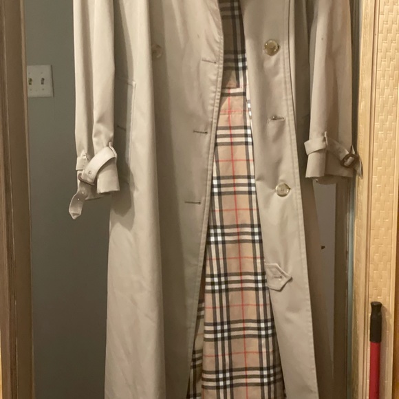 Burberry Men trench coat - Picture 2 of 7